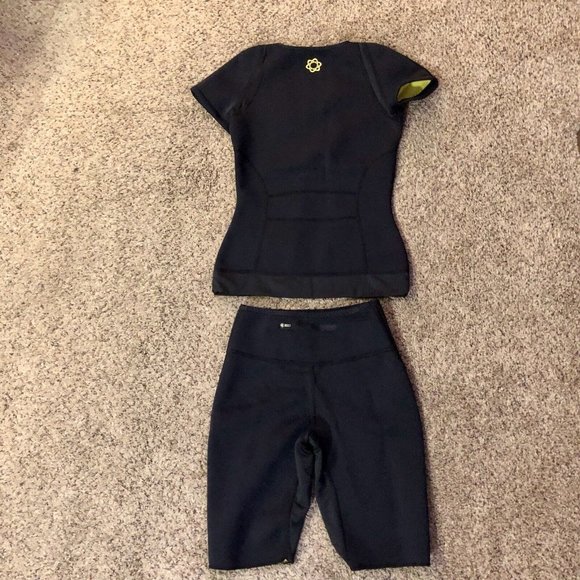Zaggora Activewear Top and Shorts Womens S Used Black 2 Piece - Picture 2 of 16
